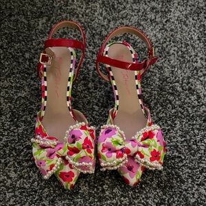 Floral Bow Women's Shoes with Pearl Accents